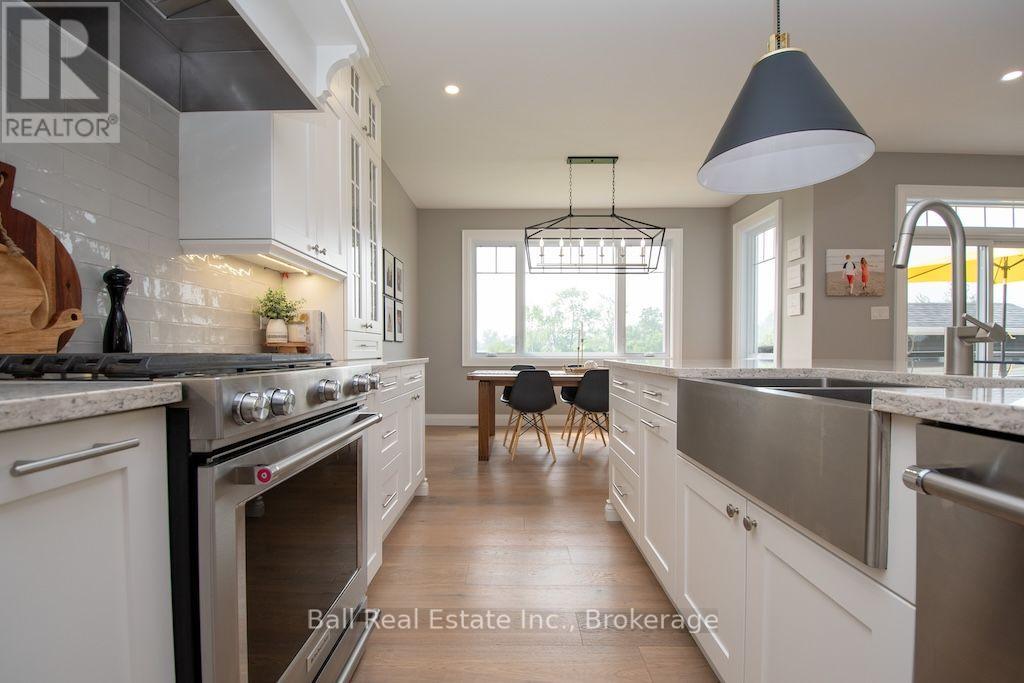 11 KINGDON AVENUE - 21