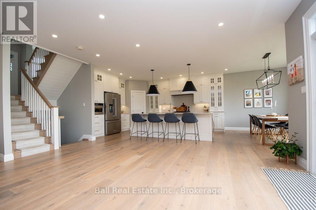 11 KINGDON AVENUE - 24