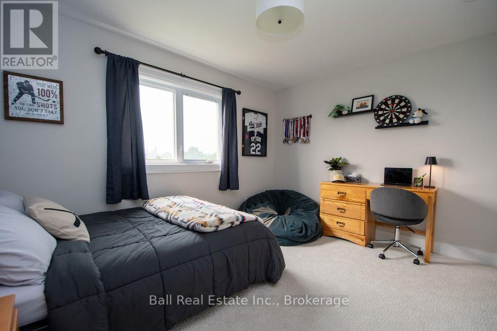 11 KINGDON AVENUE - 35
