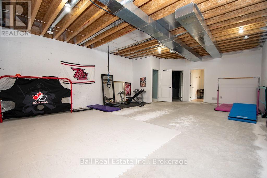 11 KINGDON AVENUE - 42