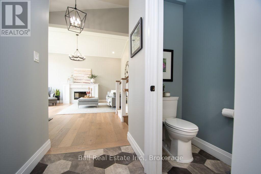 11 KINGDON AVENUE - 8