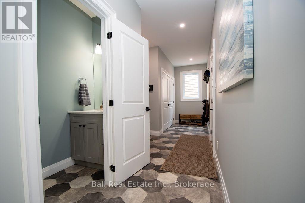 11 KINGDON AVENUE - 9