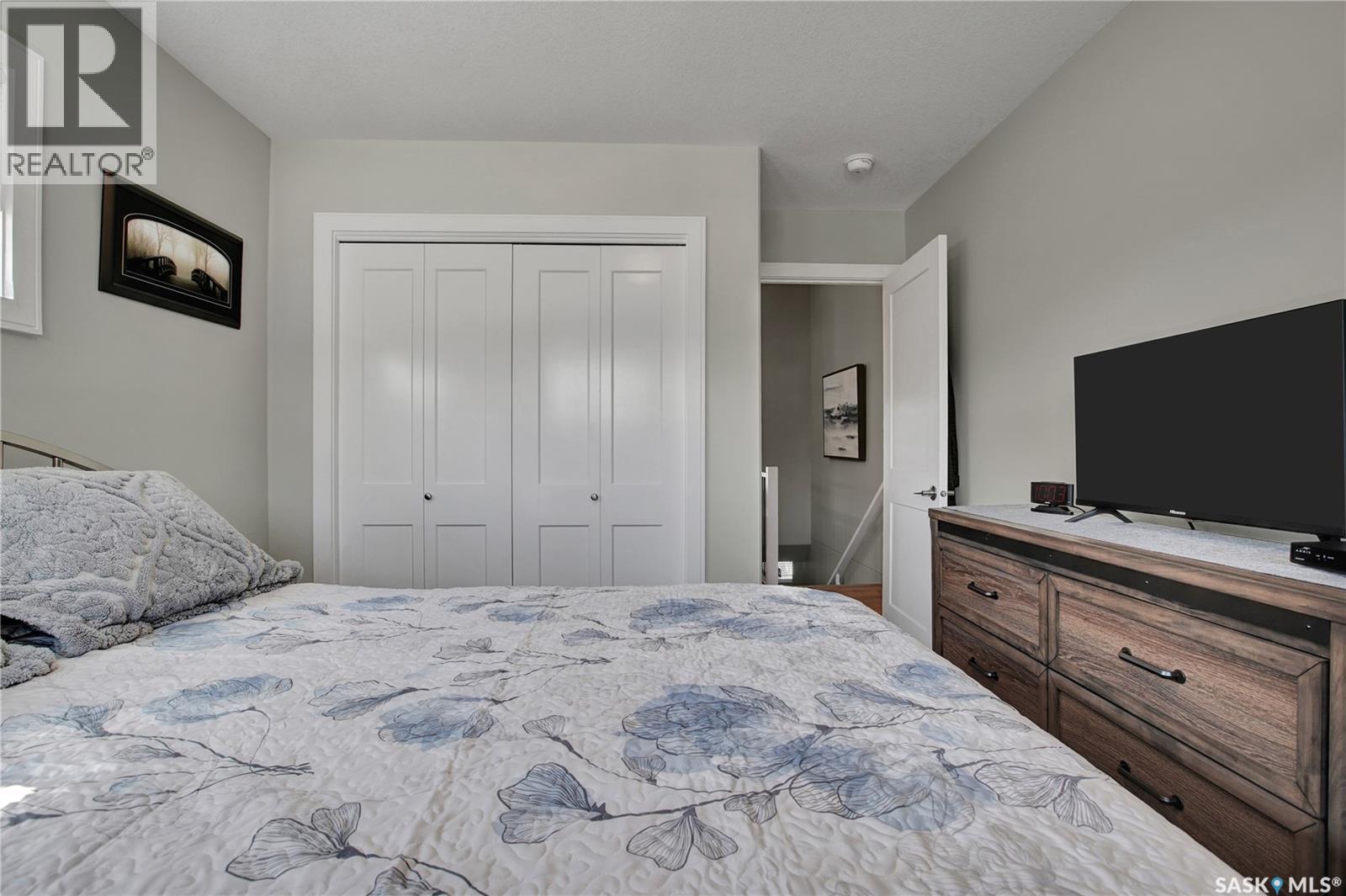 #4 437 Palmer CRESCENT - 12