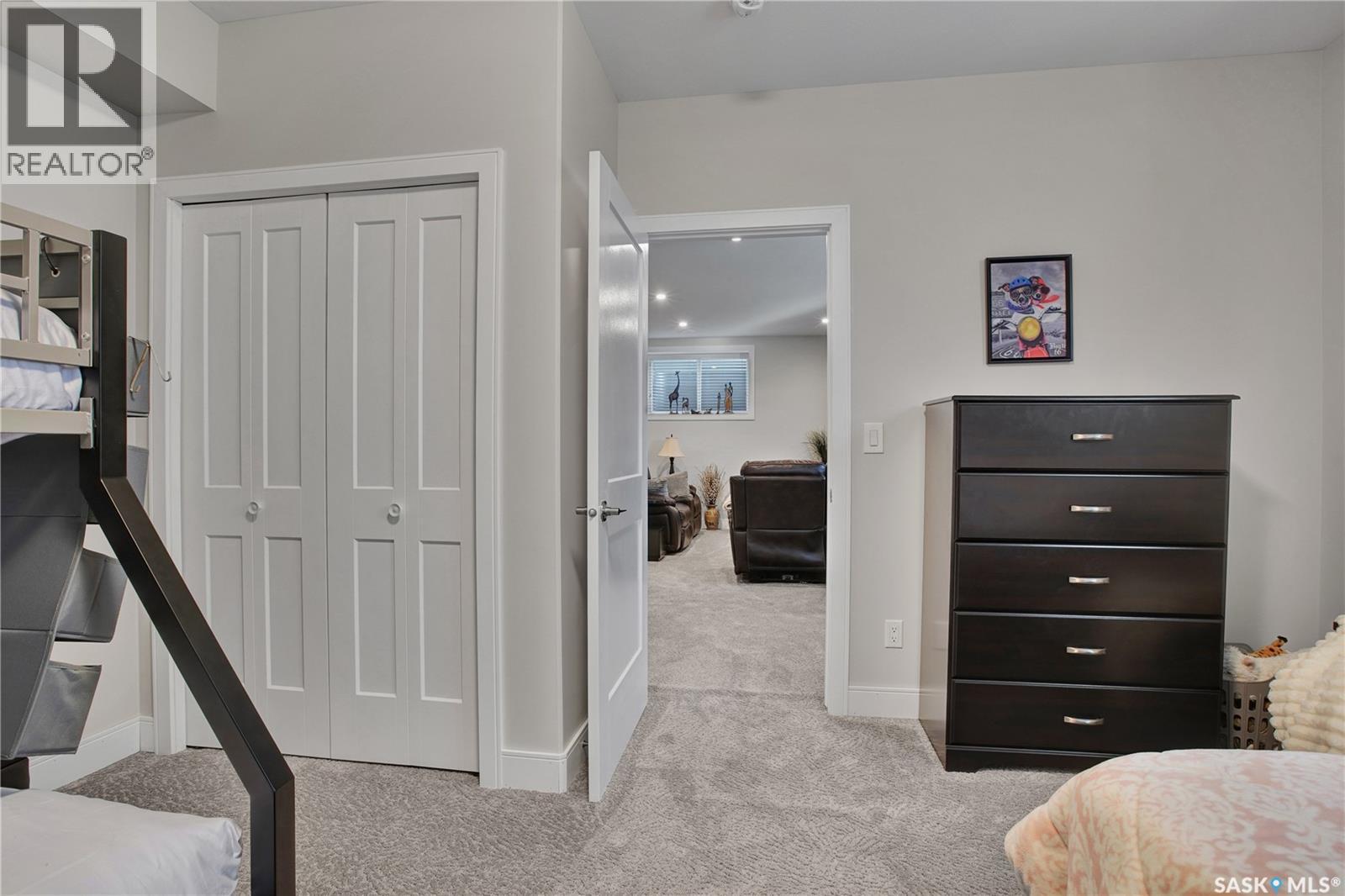 #4 437 Palmer CRESCENT - 24