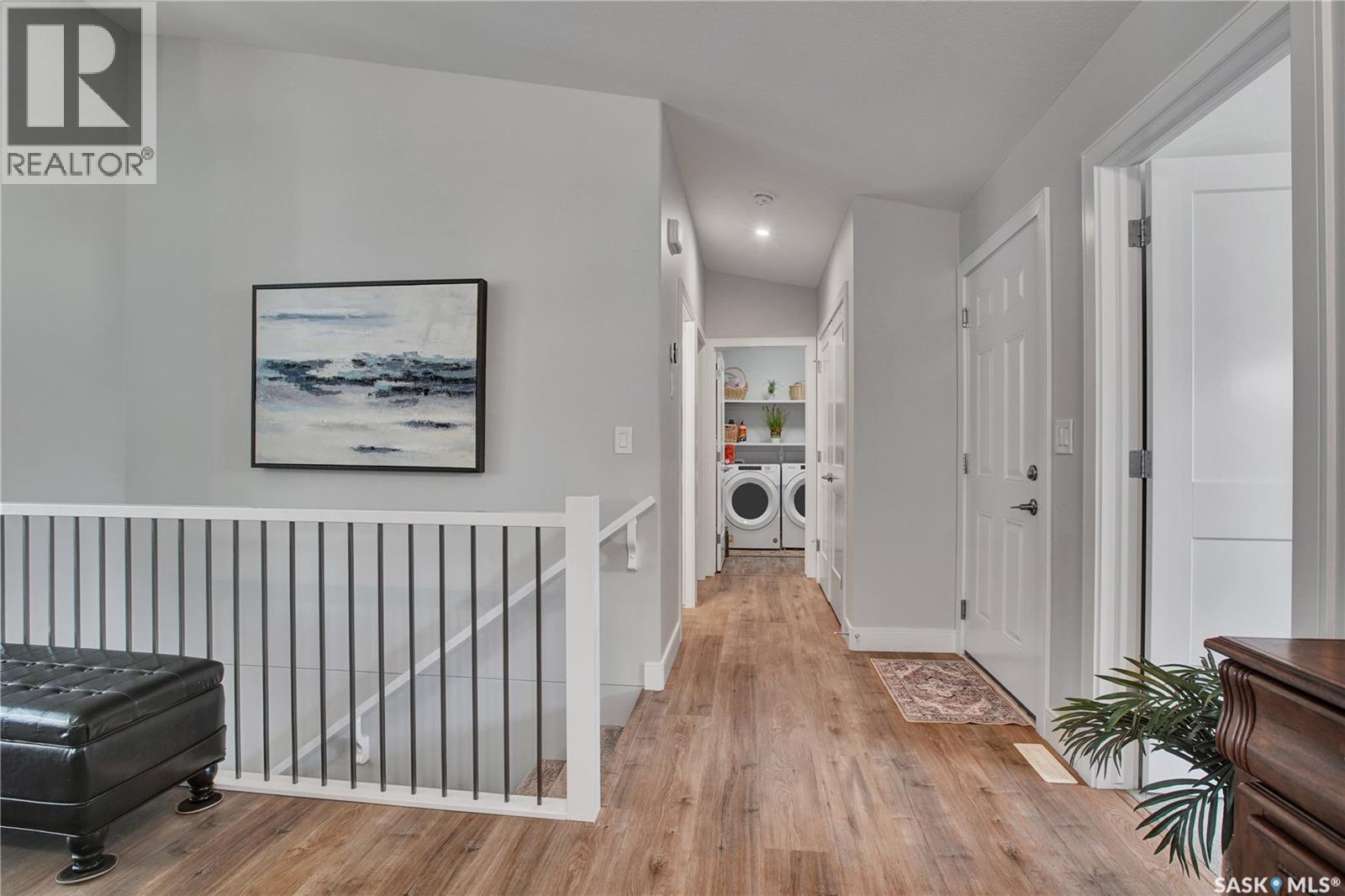 #4 437 Palmer CRESCENT - 3