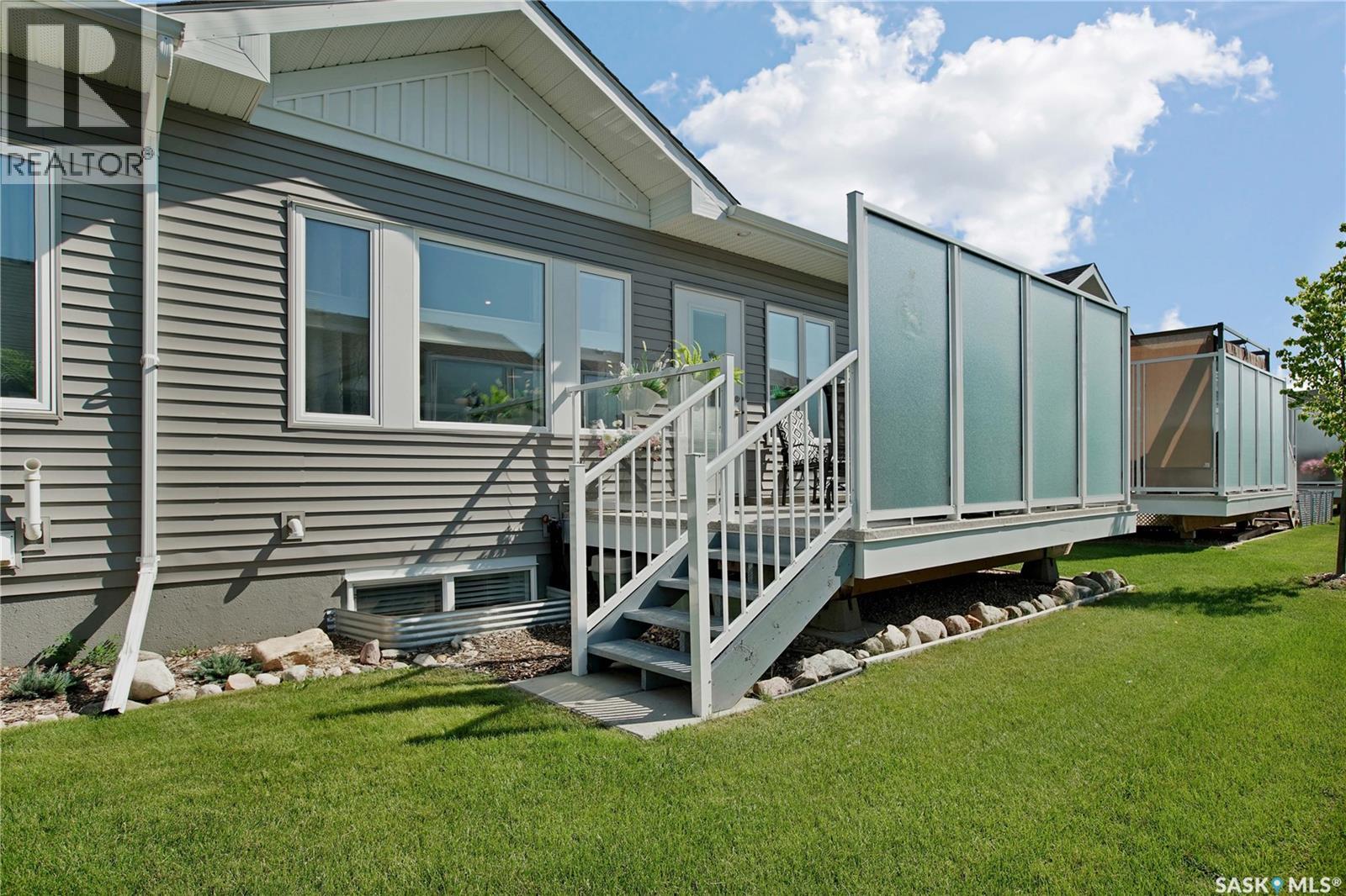 #4 437 Palmer CRESCENT - 30