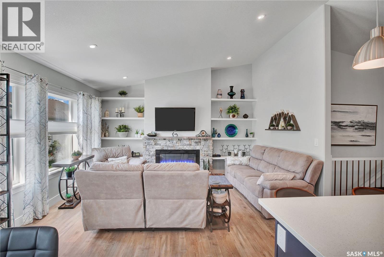 #4 437 Palmer CRESCENT - 7