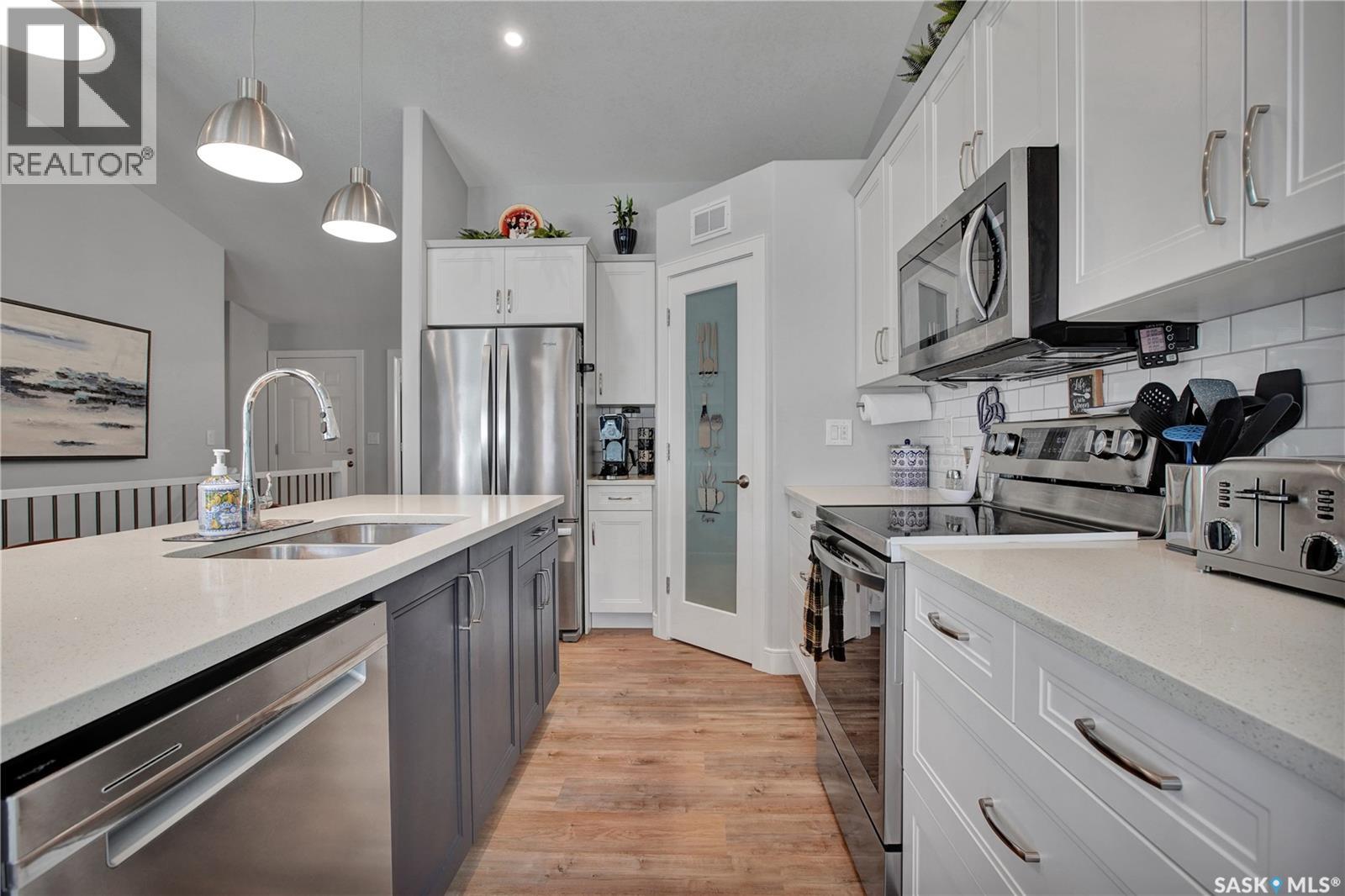 #4 437 Palmer CRESCENT - 8