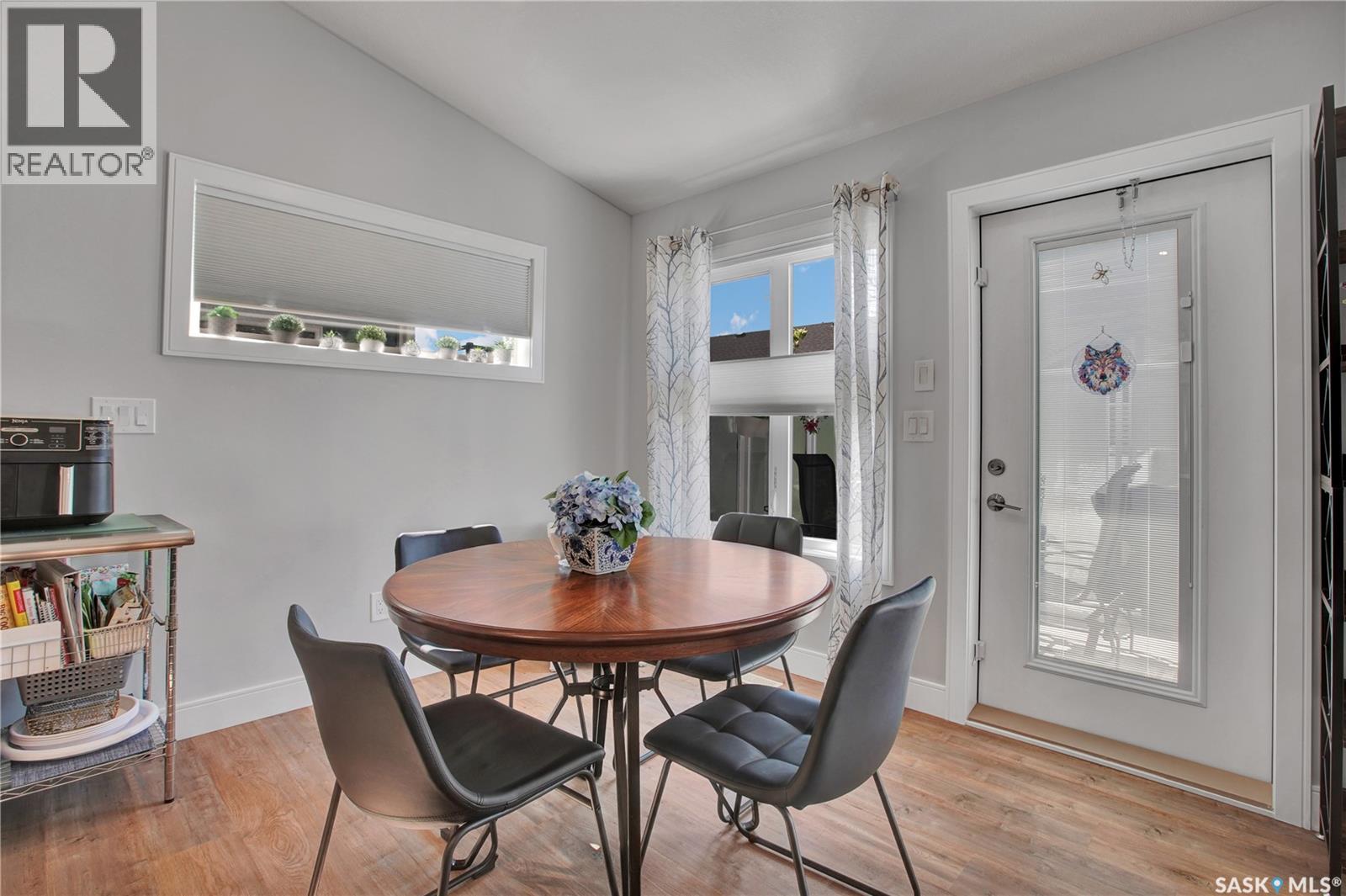 #4 437 Palmer CRESCENT - 9