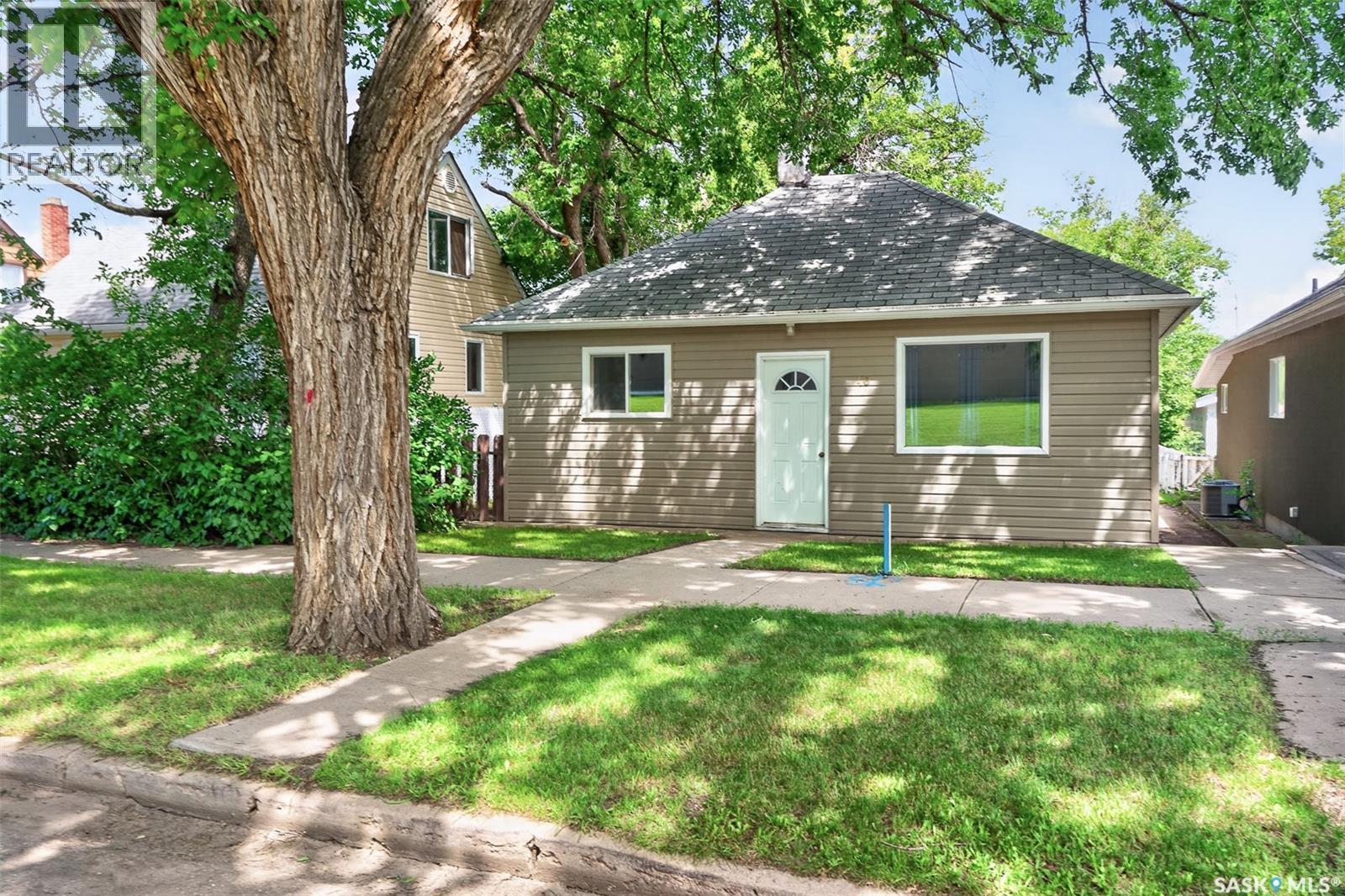 40 Iroquois STREET E - 1