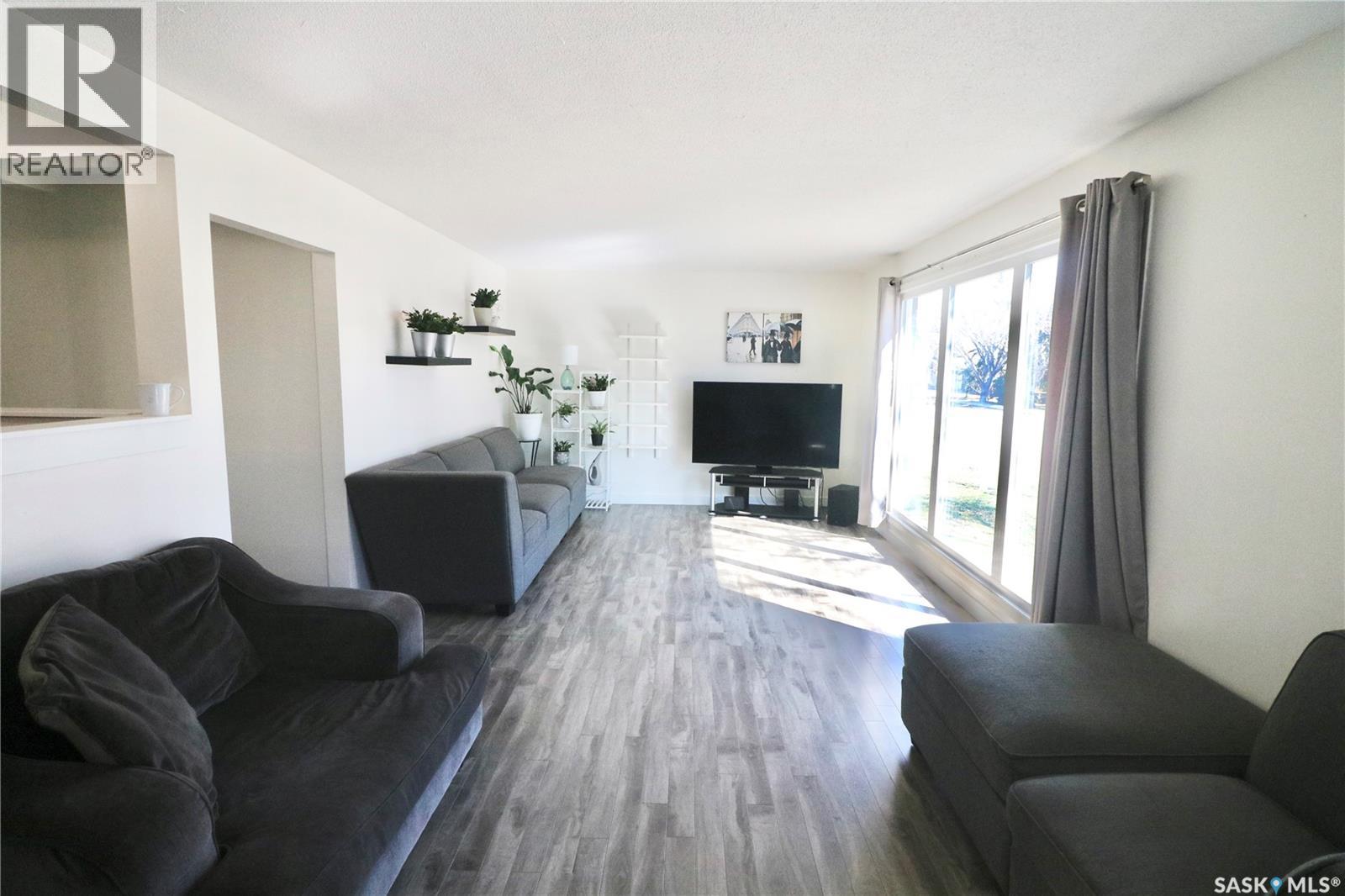3920 Montague STREET - Image 2