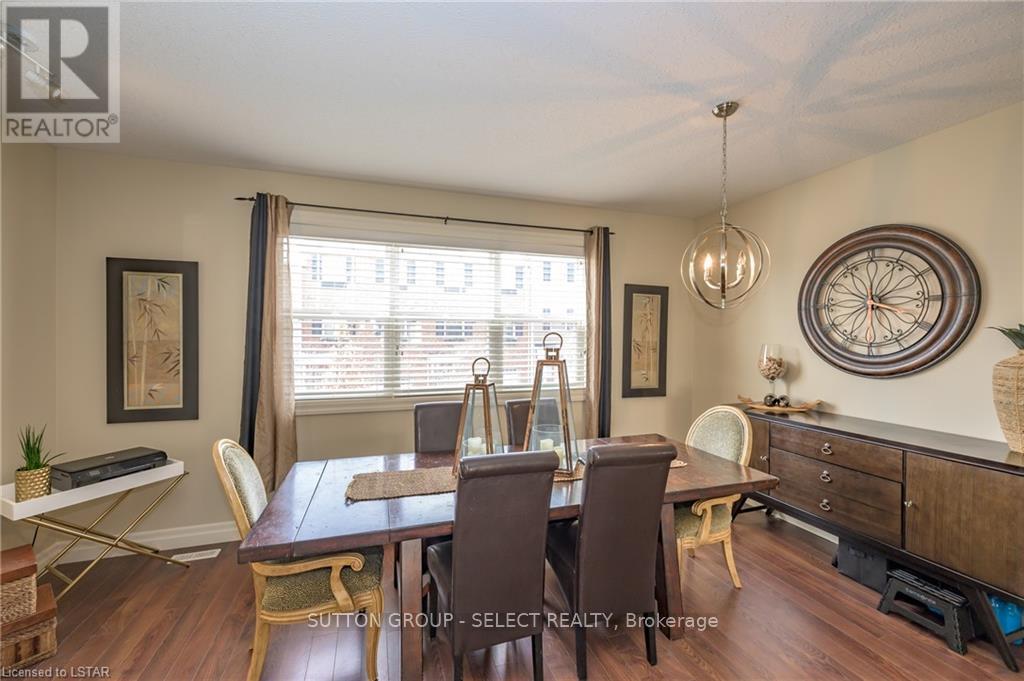 #3 1850 BEAVERBROOK AVENUE - 17