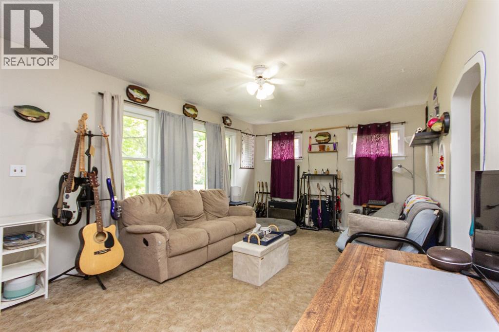 3506 51 Avenue - 3