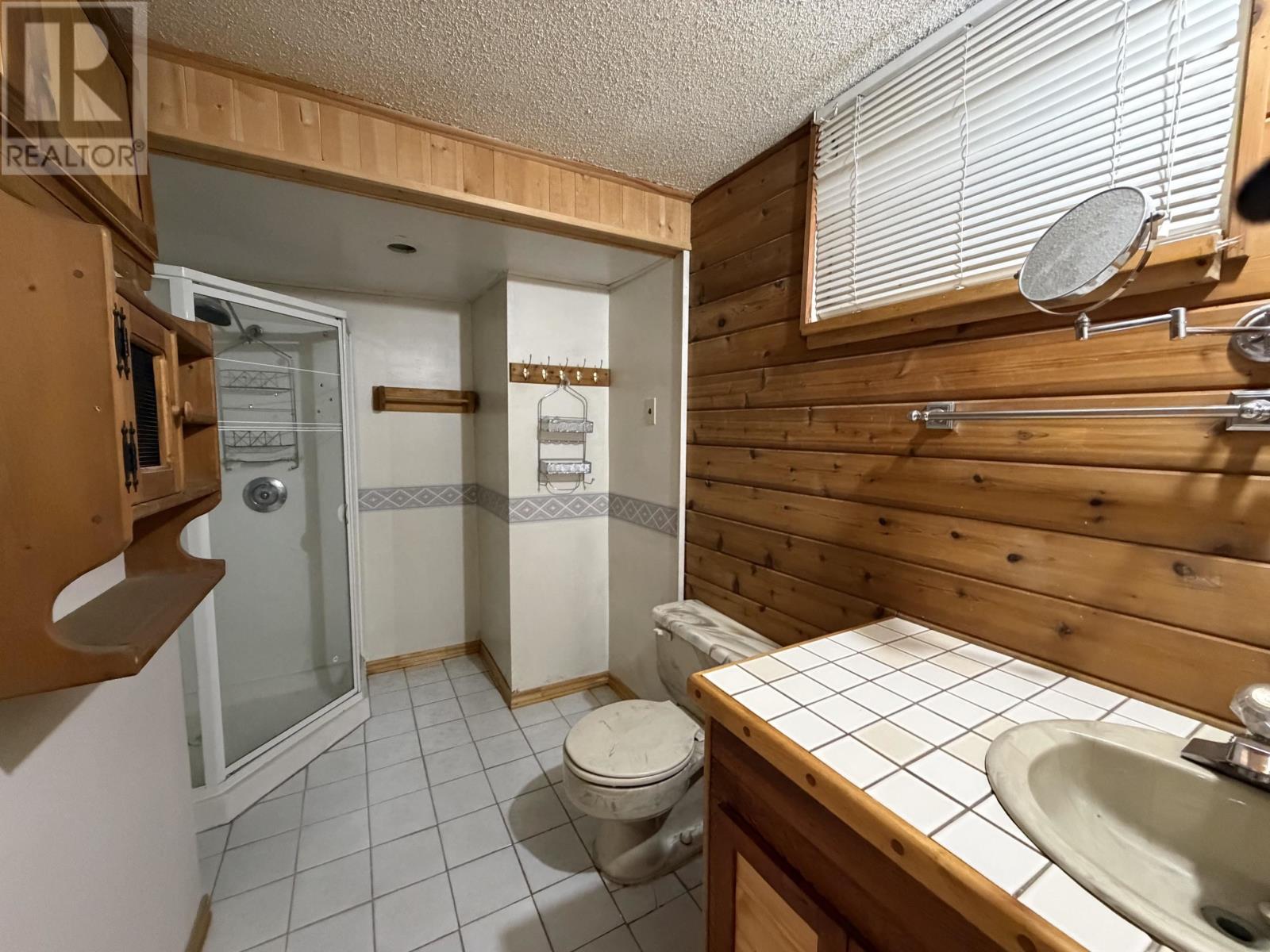 82 Lakeview DR - 21