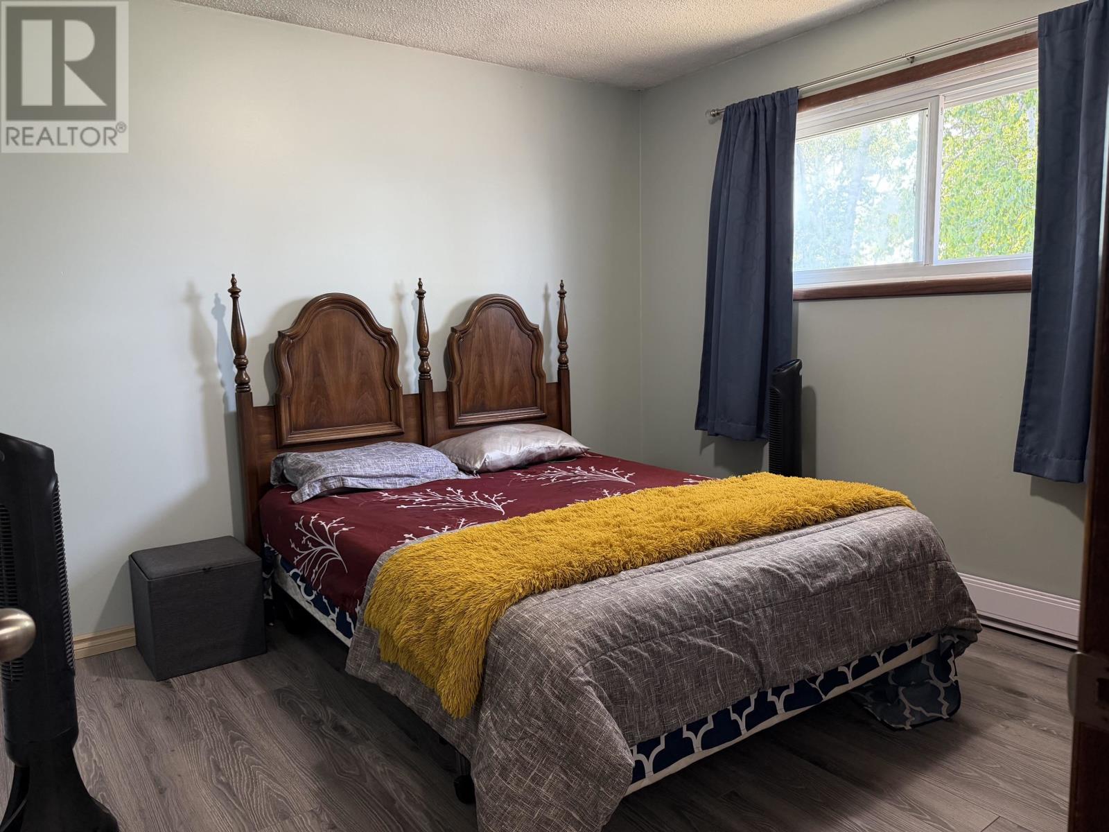82 Lakeview DR - 11