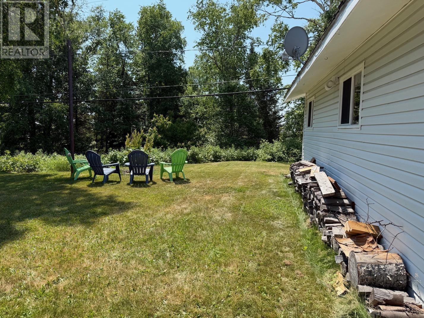 82 Lakeview DR - 33