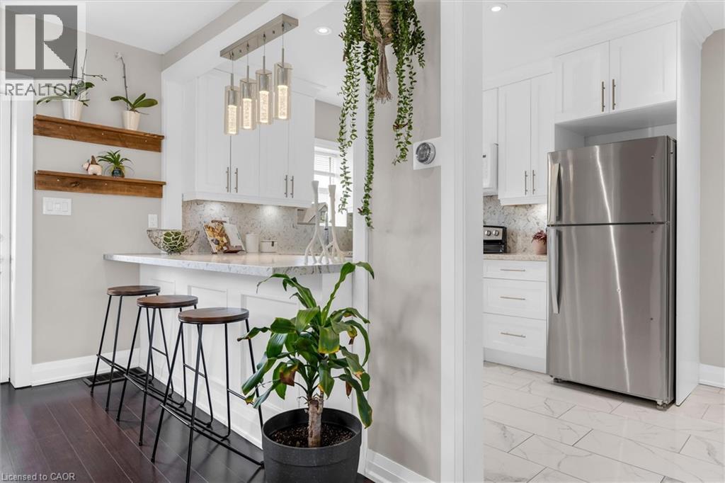 196 CAMPBELL Avenue - 11