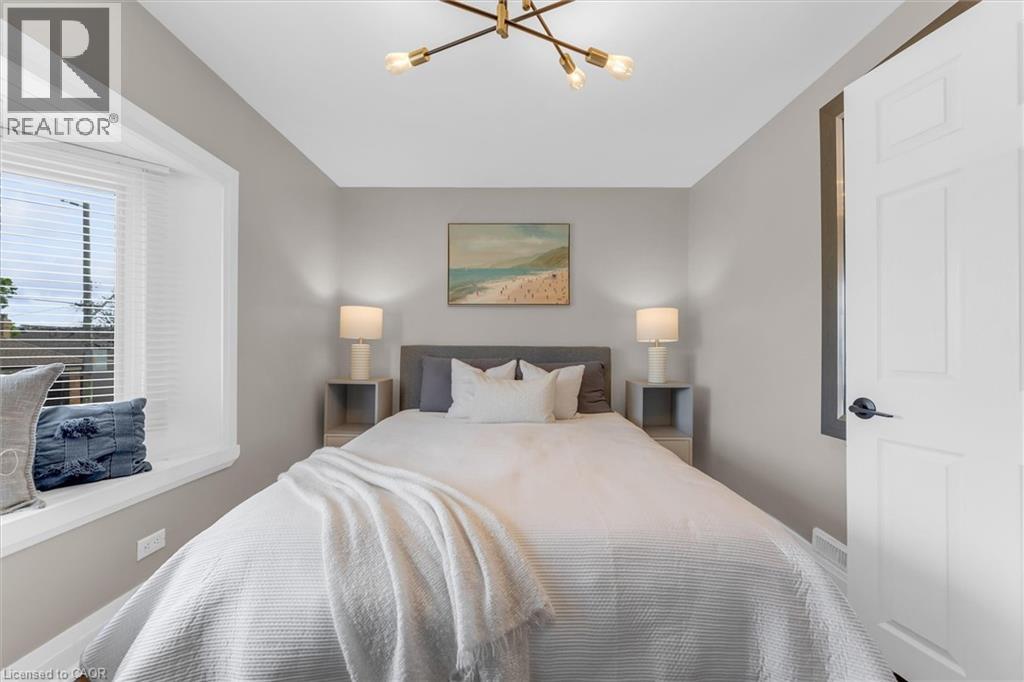 196 CAMPBELL Avenue - 21