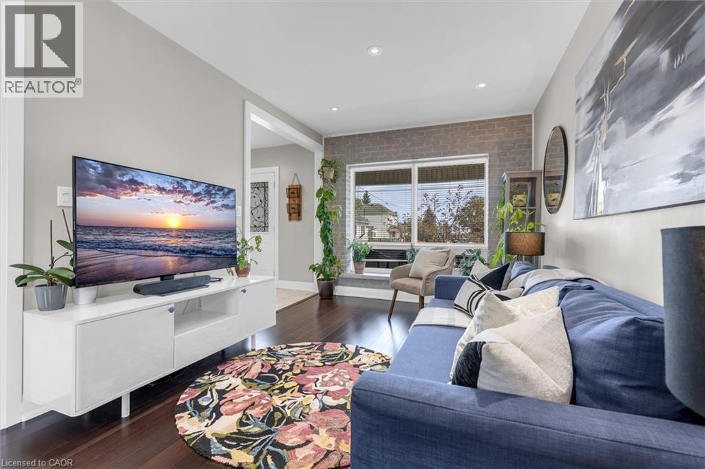 196 CAMPBELL Avenue - 9
