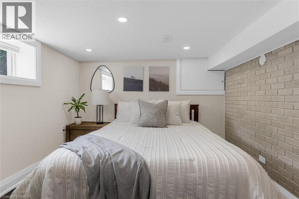 196 CAMPBELL Avenue - 28