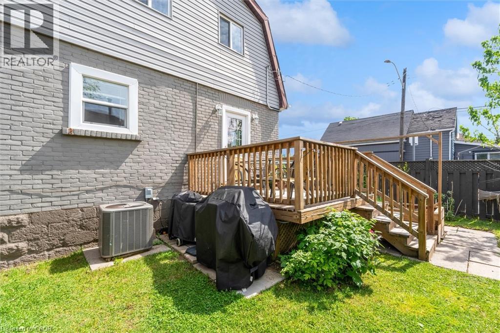 196 CAMPBELL Avenue - 33