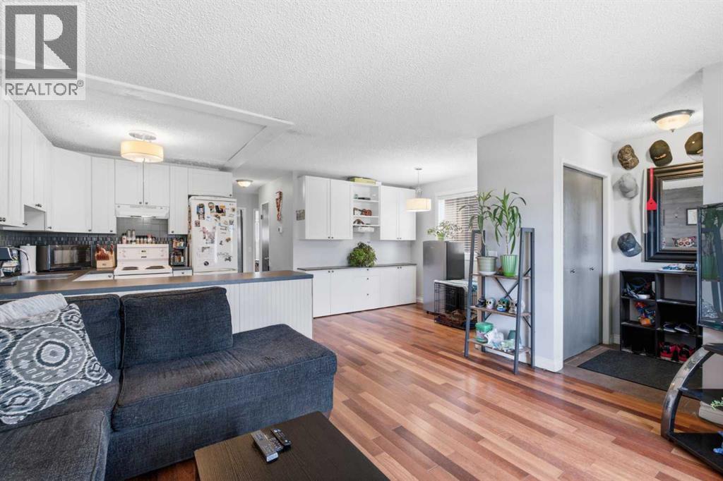 4227 49 Street NE - 11