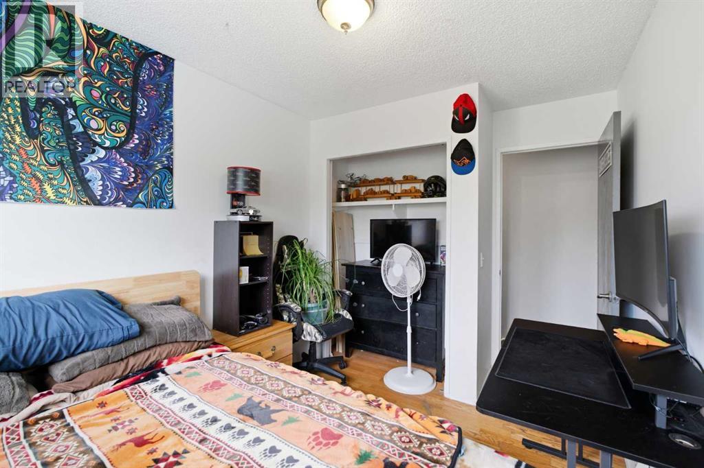 4227 49 Street NE - 25