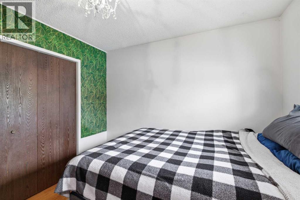 4227 49 Street NE - 22