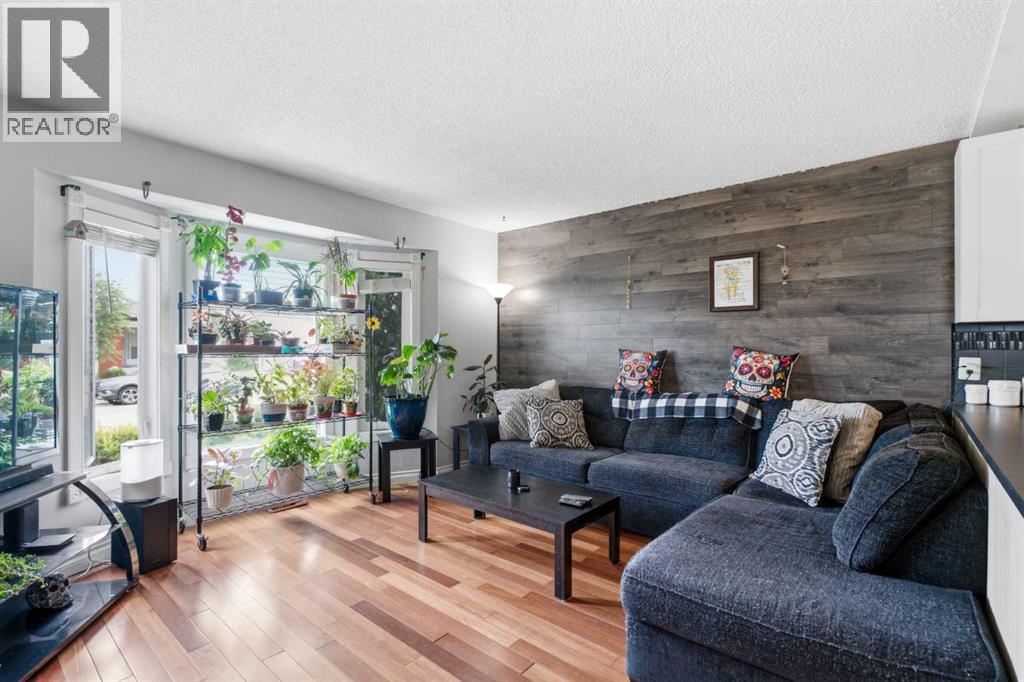 4227 49 Street NE - 9