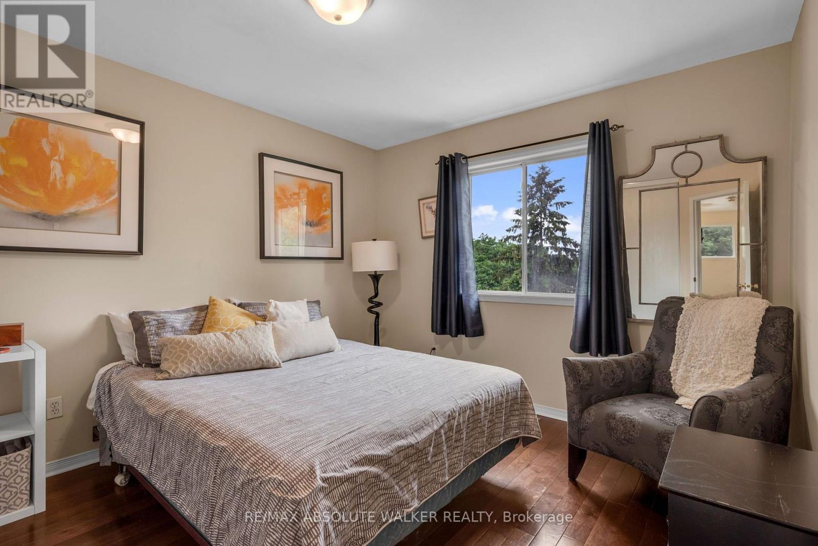 32 ROBERGE CRESCENT - 16