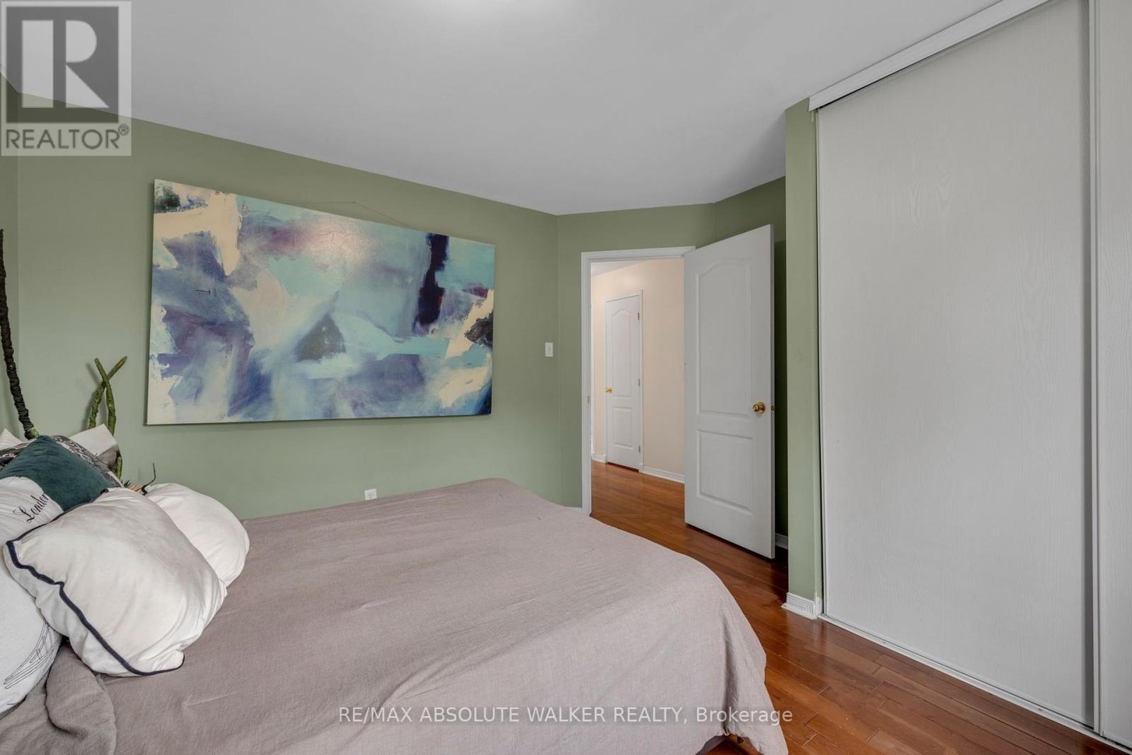 32 ROBERGE CRESCENT - 19