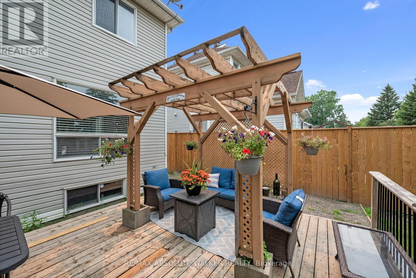 32 ROBERGE CRESCENT - 29