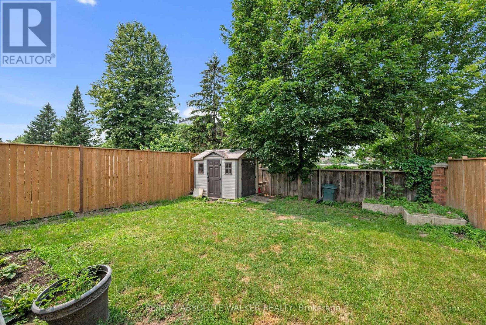 32 ROBERGE CRESCENT - 32