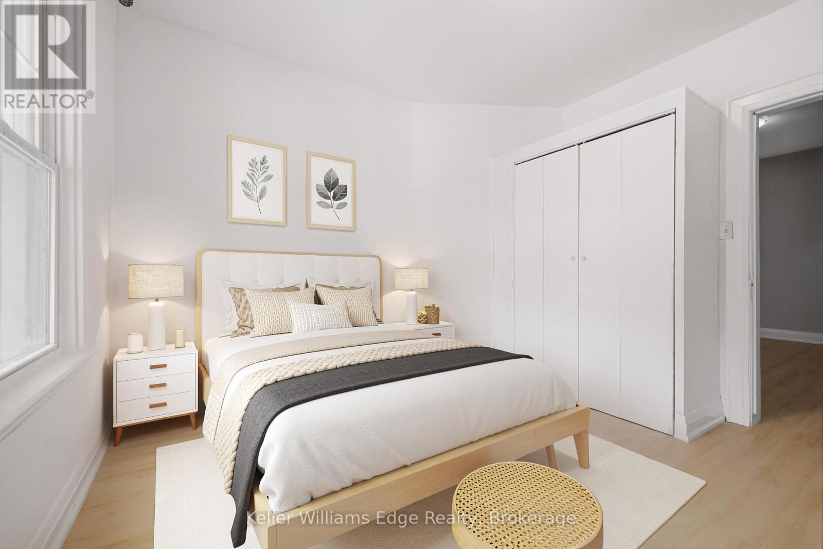 104 ROSSLYN AVENUE N - 13
