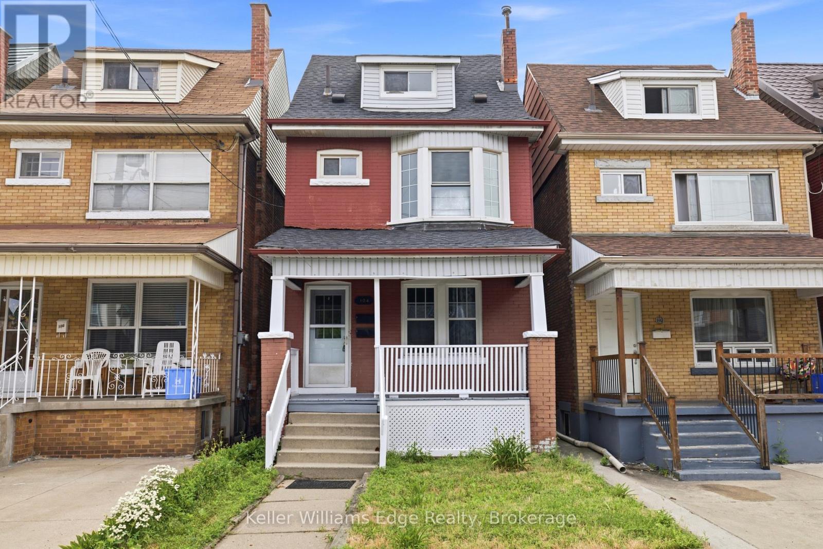 104 ROSSLYN AVENUE N - 3