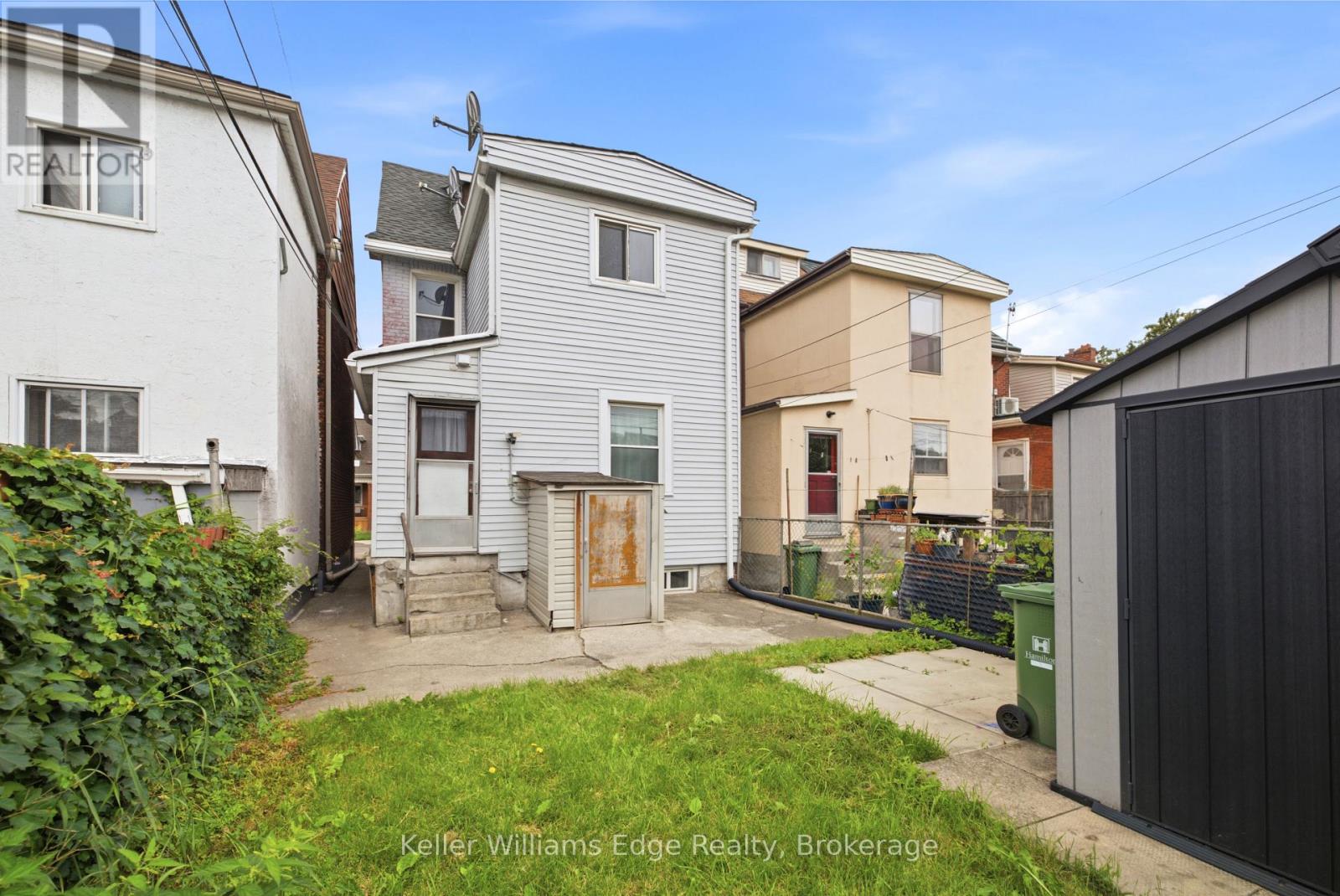 104 ROSSLYN AVENUE N - 45