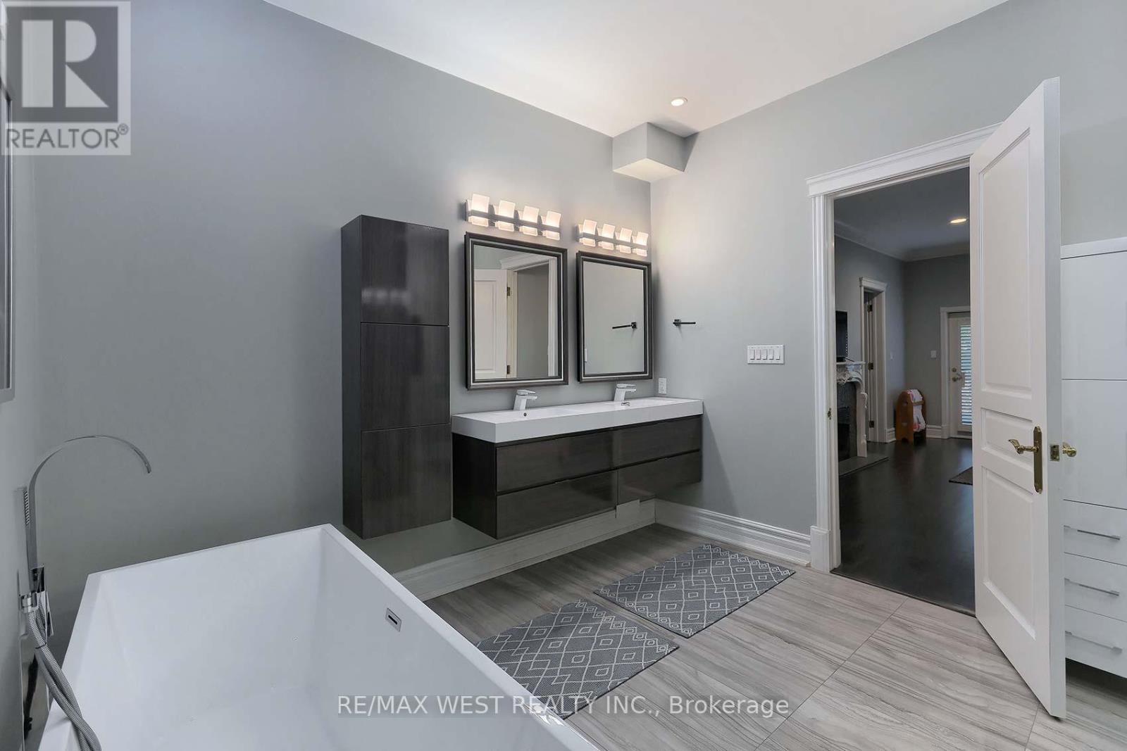 5 HUMBERVIEW DRIVE - 16