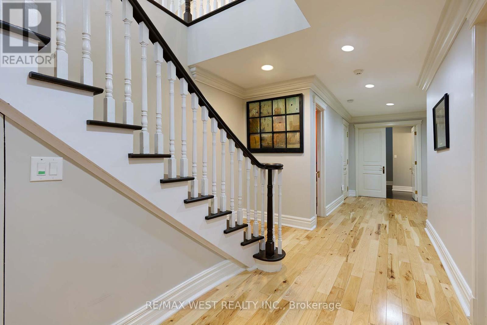 5 HUMBERVIEW DRIVE - 13