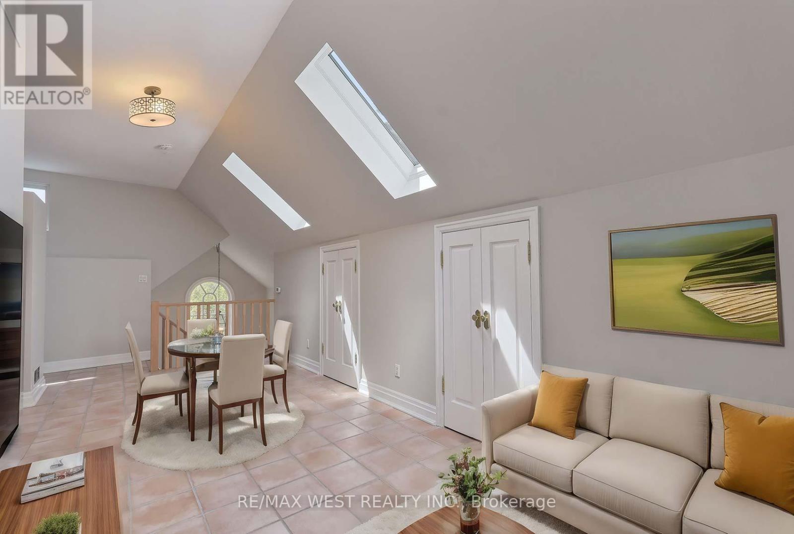 5 HUMBERVIEW DRIVE - 28