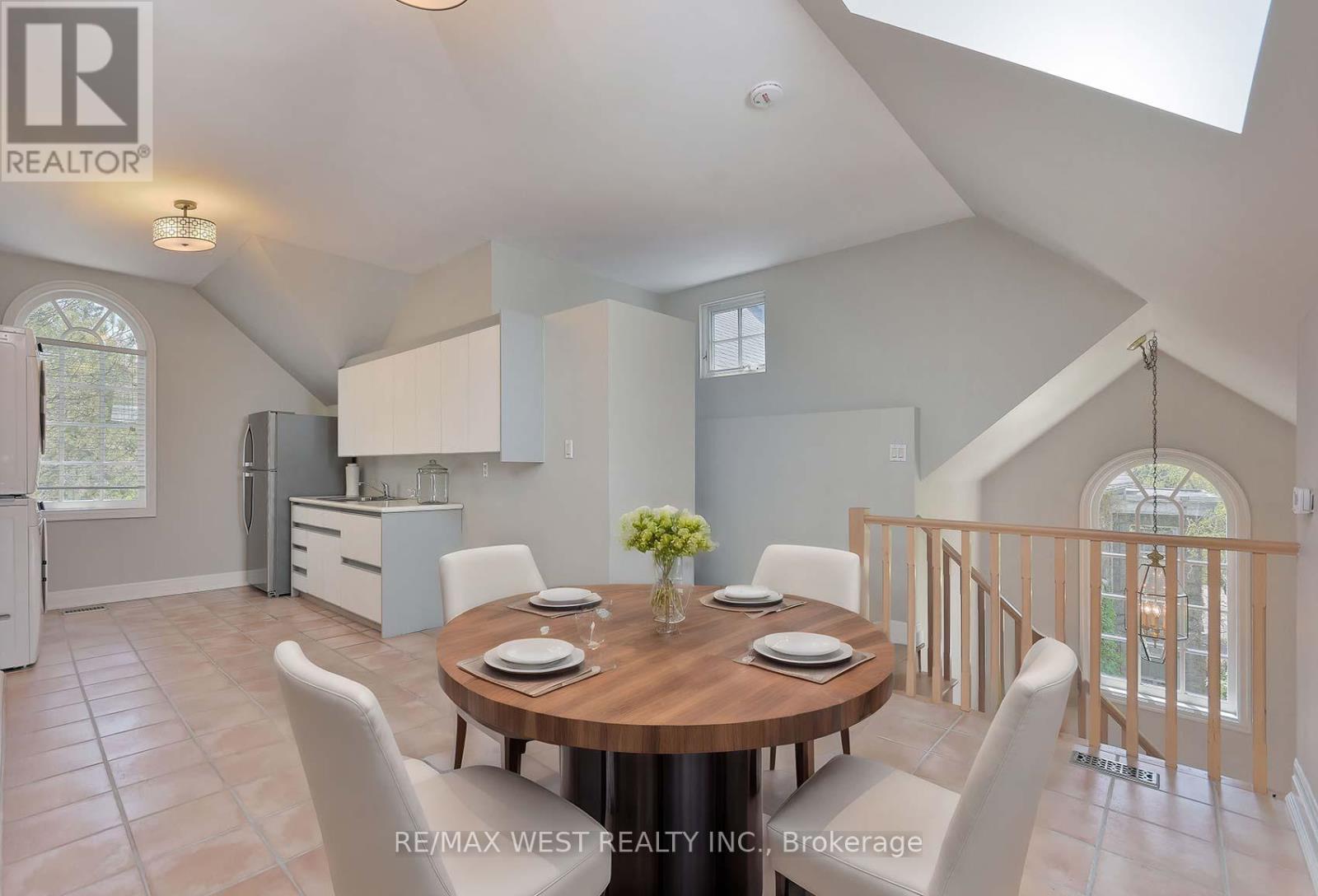 5 HUMBERVIEW DRIVE - 24