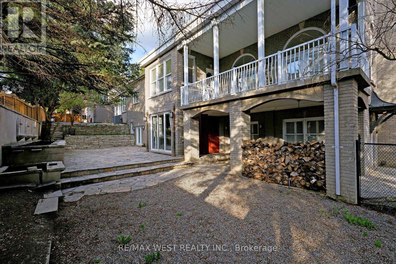 5 HUMBERVIEW DRIVE - 30