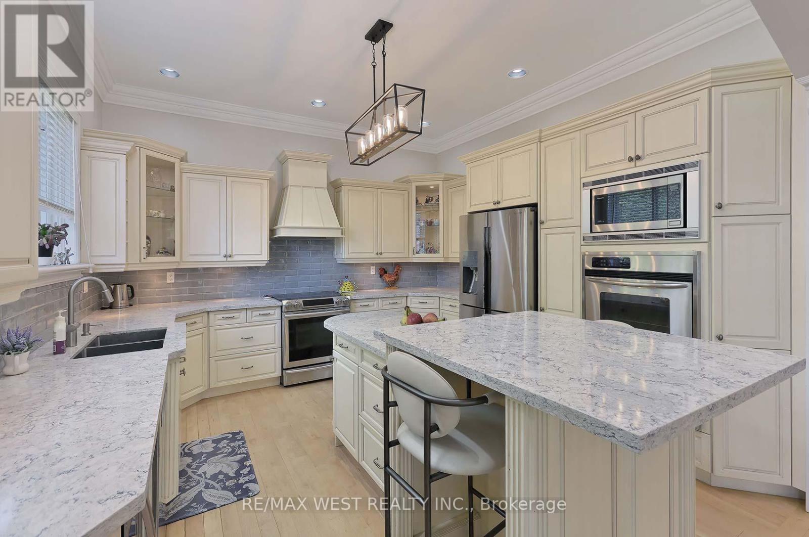 5 HUMBERVIEW DRIVE - 4