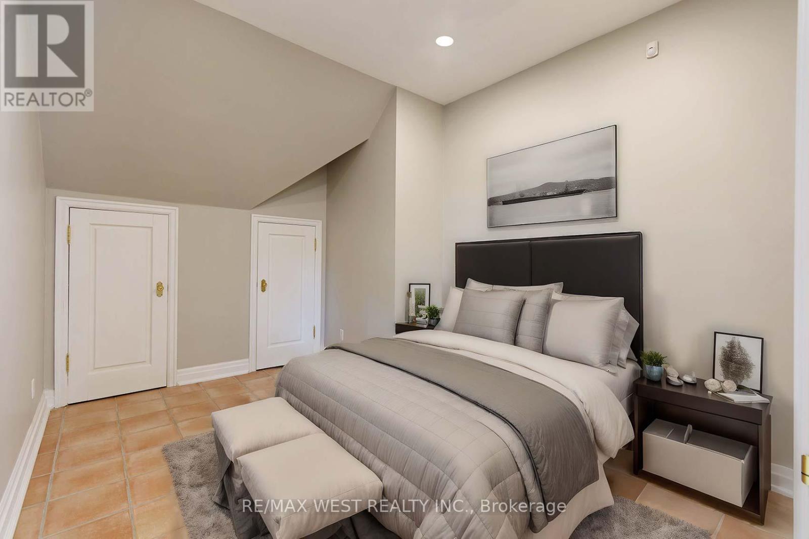 5 HUMBERVIEW DRIVE - 29