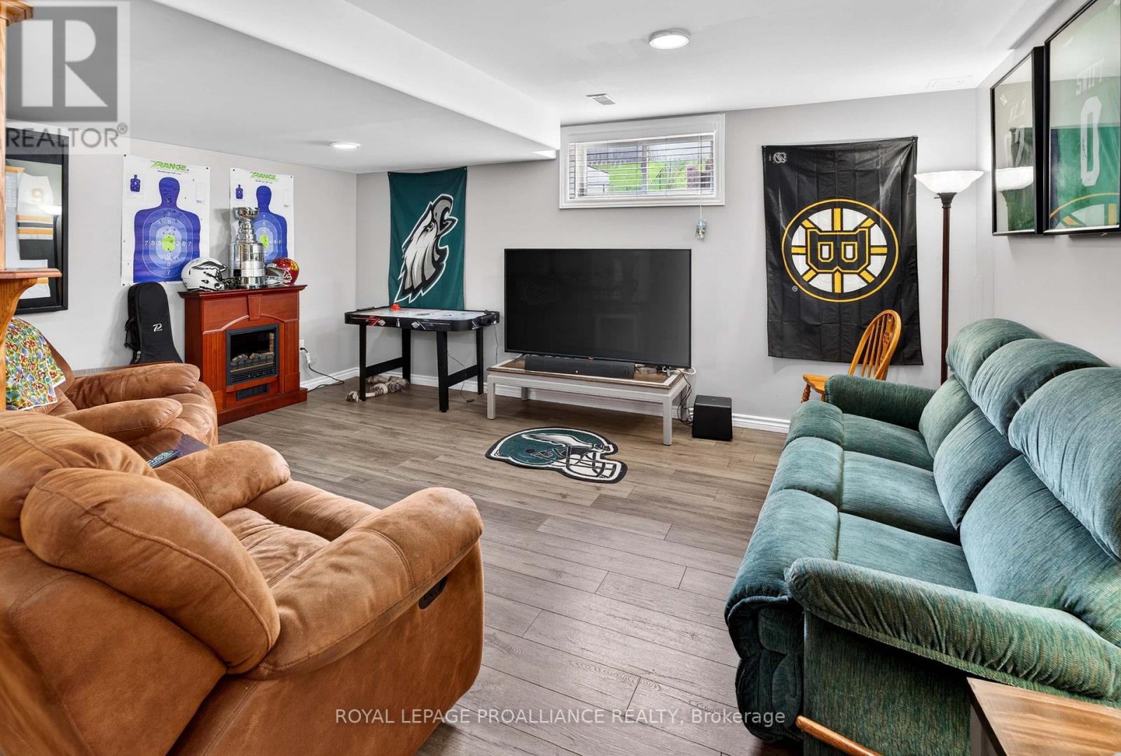 733 TANNER DRIVE - 22