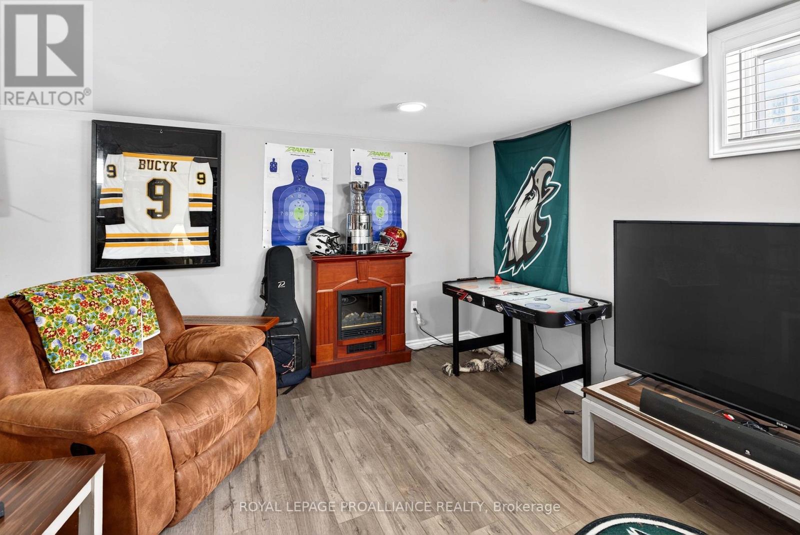 733 TANNER DRIVE - 23