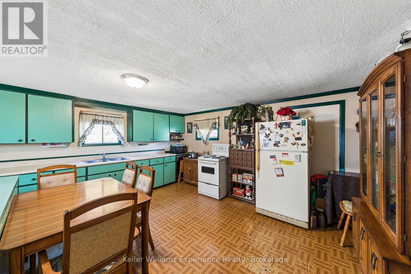 28 HARRIET STREET - 10