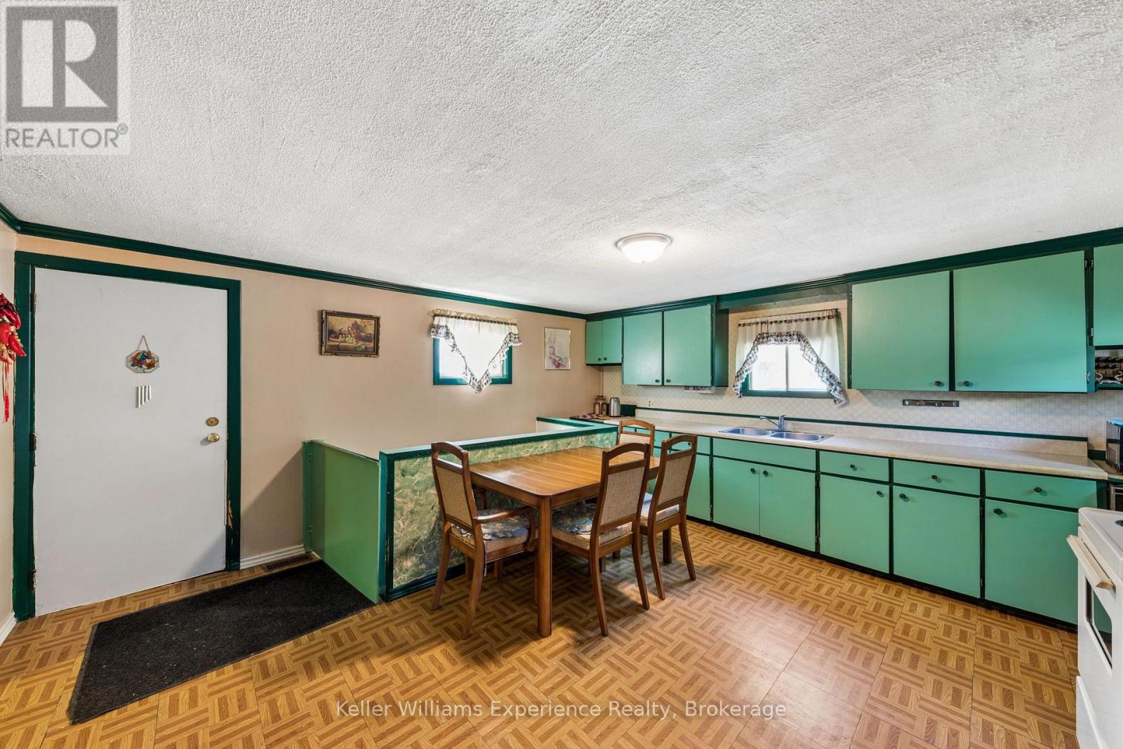 28 HARRIET STREET - 11