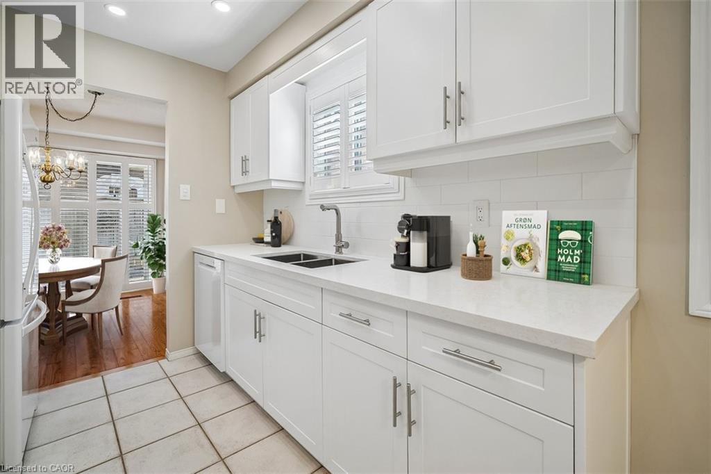 #30 5255 LAKESHORE Road - 10