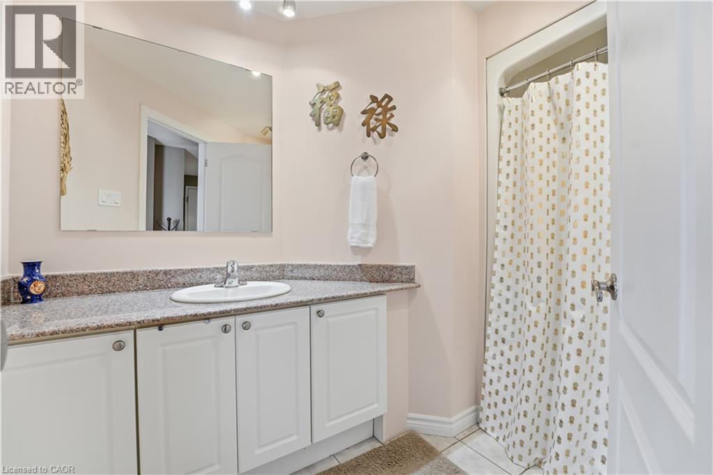 #802 135 JAMES Street S - 16