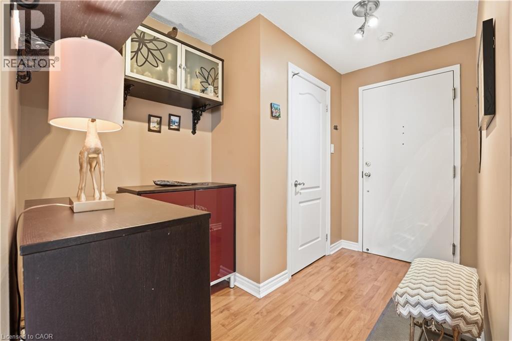 #802 135 JAMES Street S - 22